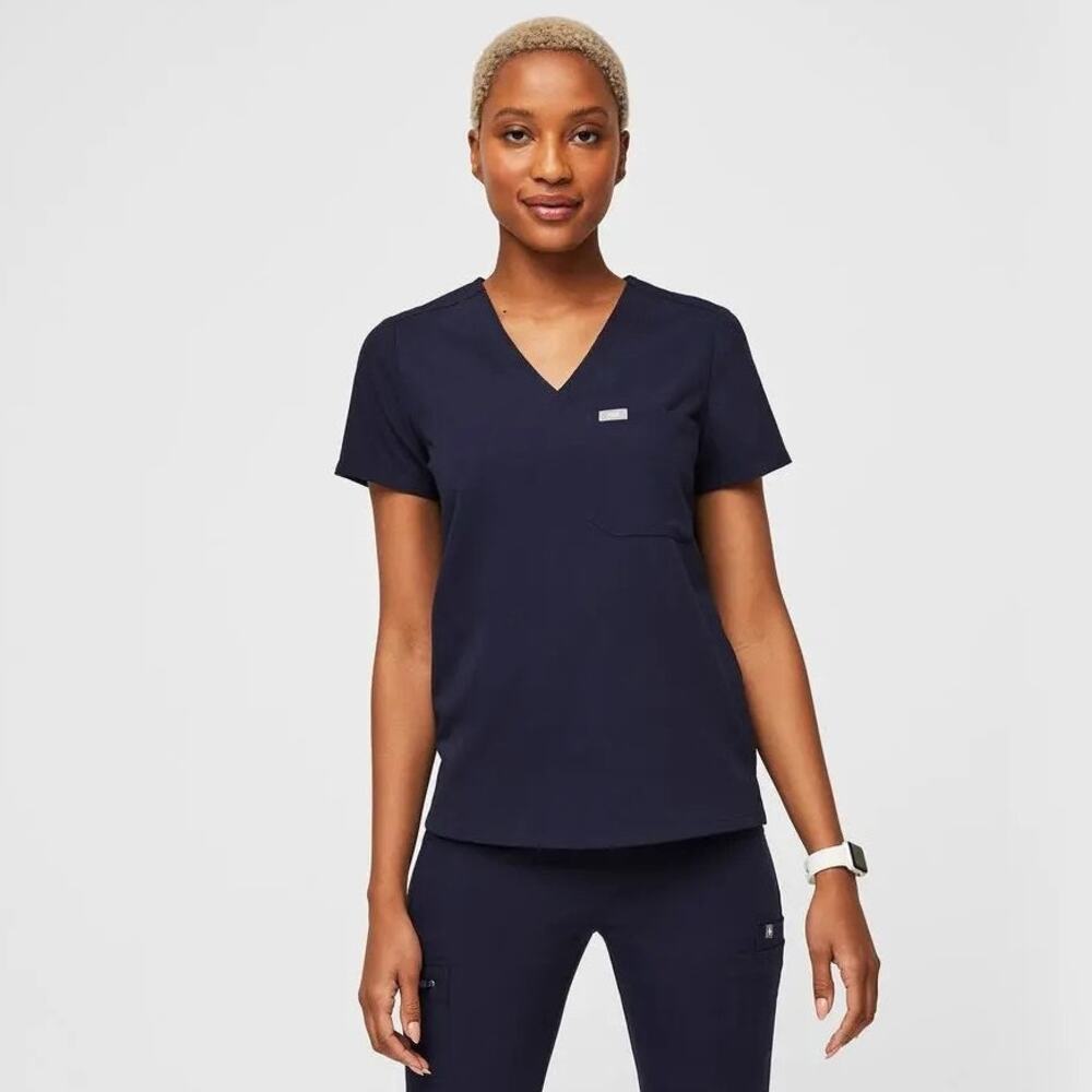FIGS Catarina One-Pocket Scrub Top Short Sleeve Navy Blue | Large